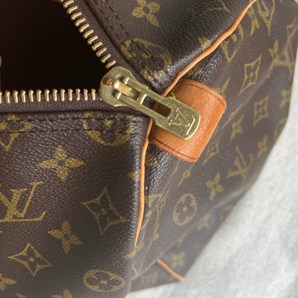 Authentic Louis Vuitton Keepall 55 - Picture 9 of 15